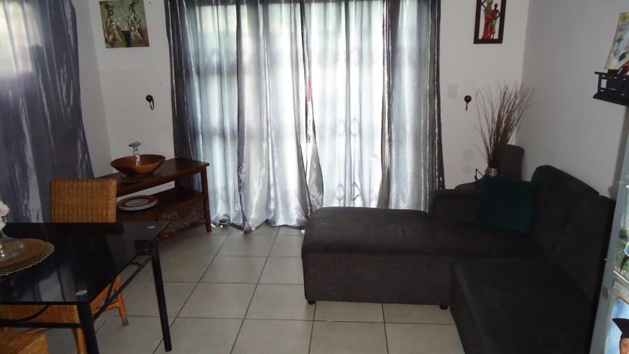 2 Bedroom Property for Sale in Stratford Green Western Cape